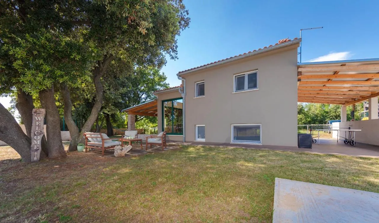 Housegreen Villa Sisan